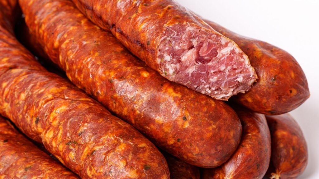 bystry-zaklady-miesne-kielbasy-kielbasa-polska-wedzona-delikatesy-mieso