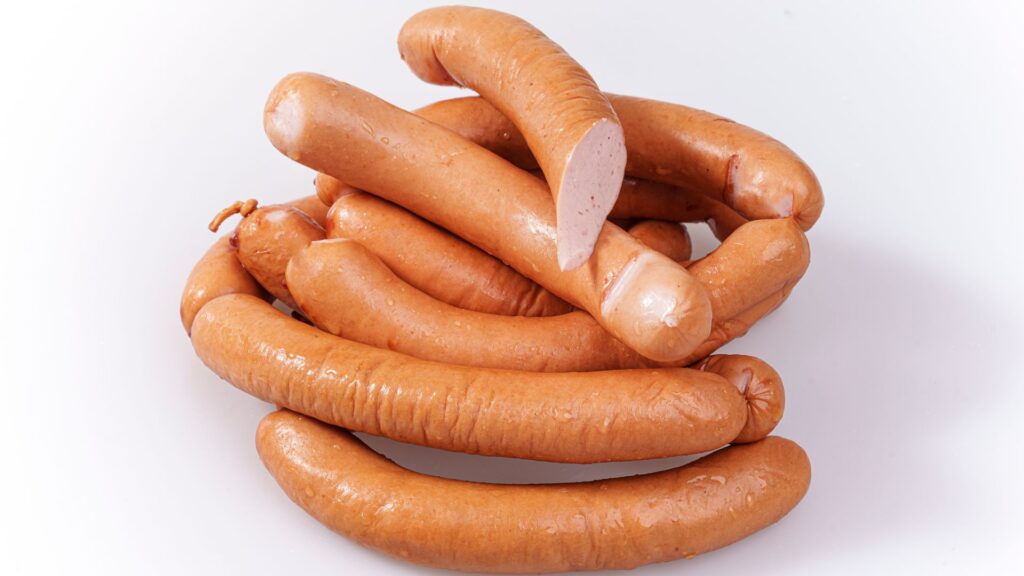 bystry-zaklady-miesne-kielbasy-parowki-wykwitne-smak-naturalny-produkcja